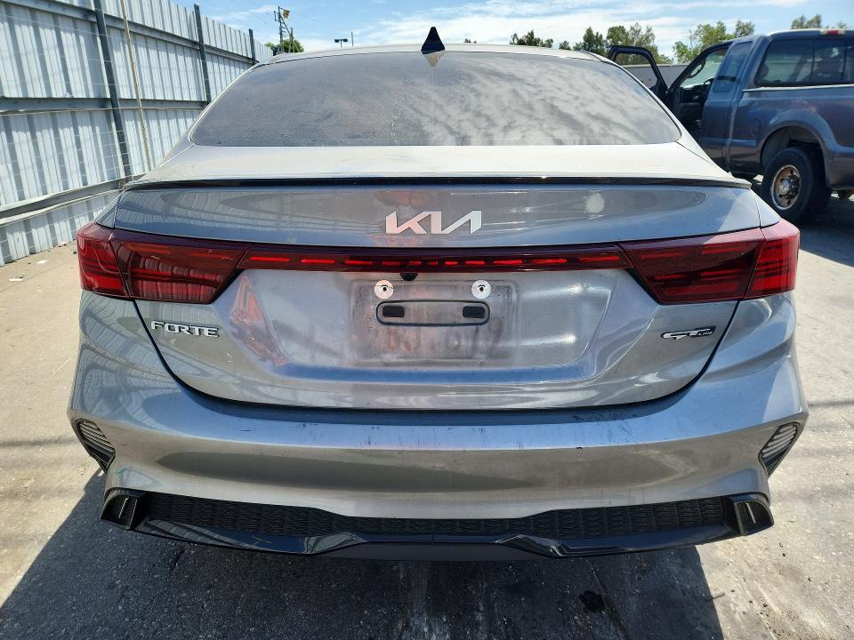 2022 KIA FORTE GT LINE — Фото 6 из 12