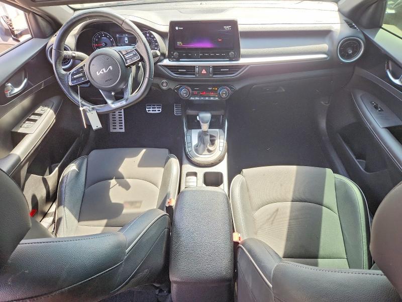 2022 KIA FORTE GT LINE — Фото 8 из 12