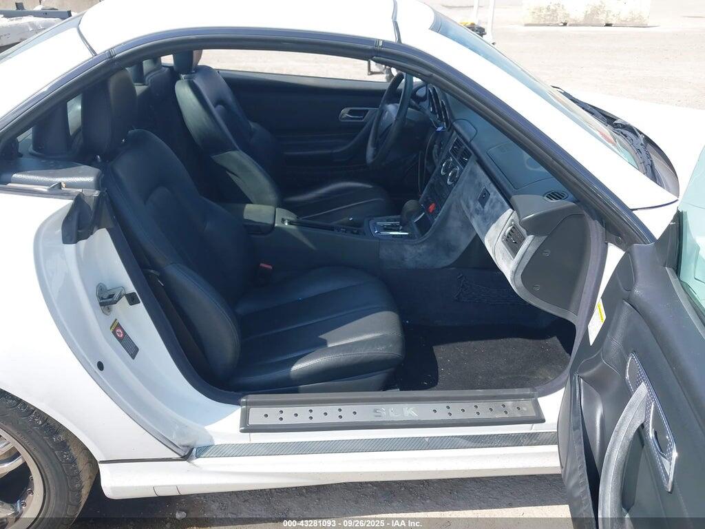 WDBKK49FX1F171868 2001 MERCEDES-BENZ SLK 230 photo no. 5
