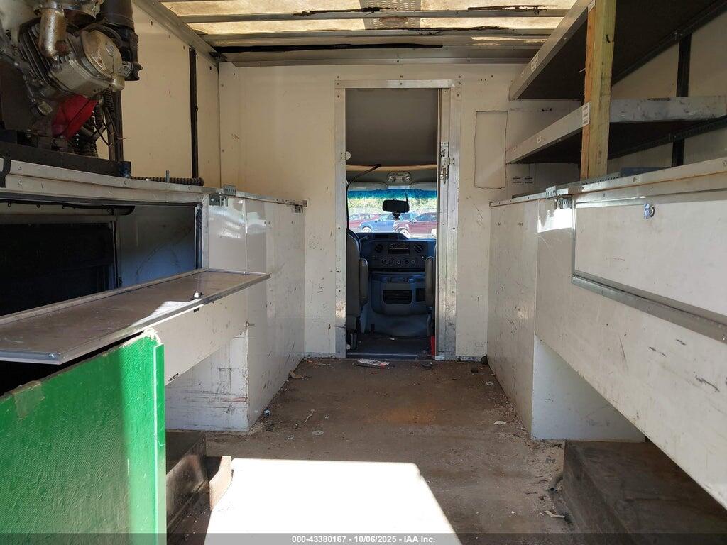 1FDWE3F64HDC66923 2017 FORD E-350 CUTAWAY photo no. 6