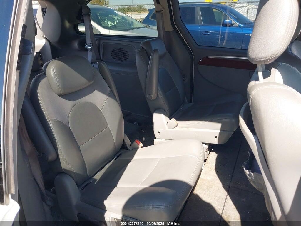 2C4GP64L05R213951 2005 CHRYSLER TOWN & COUNTRY photo no. 8
