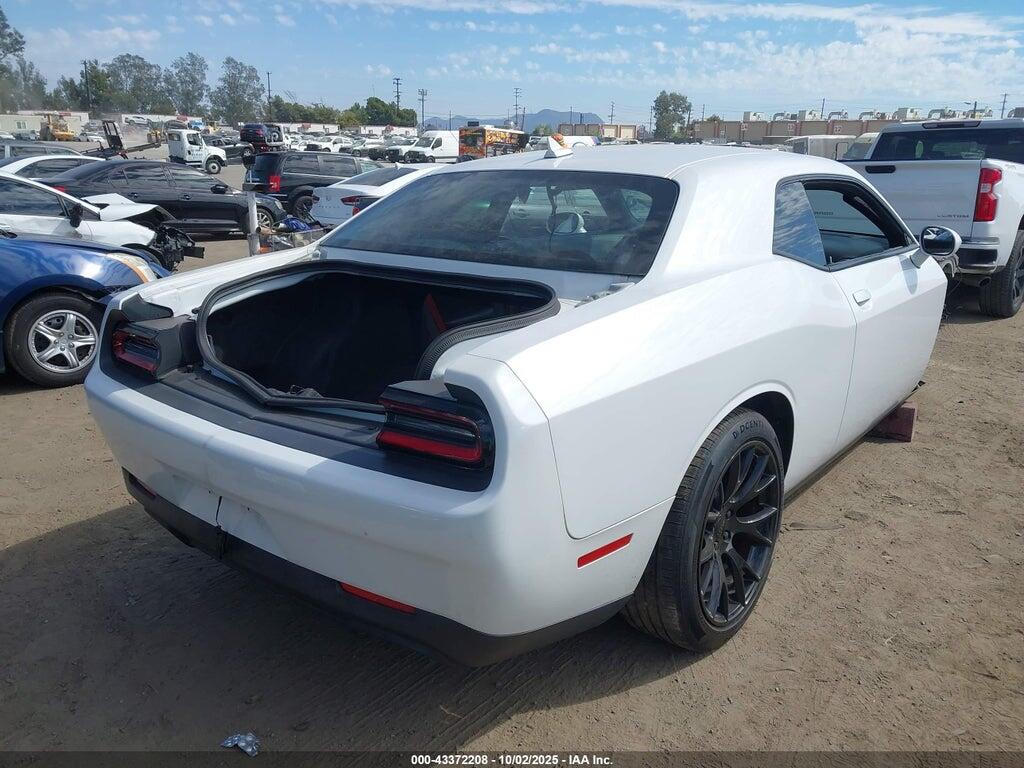 2C3CDZC91GH263415 2016 DODGE CHALLENGER photo no. 4