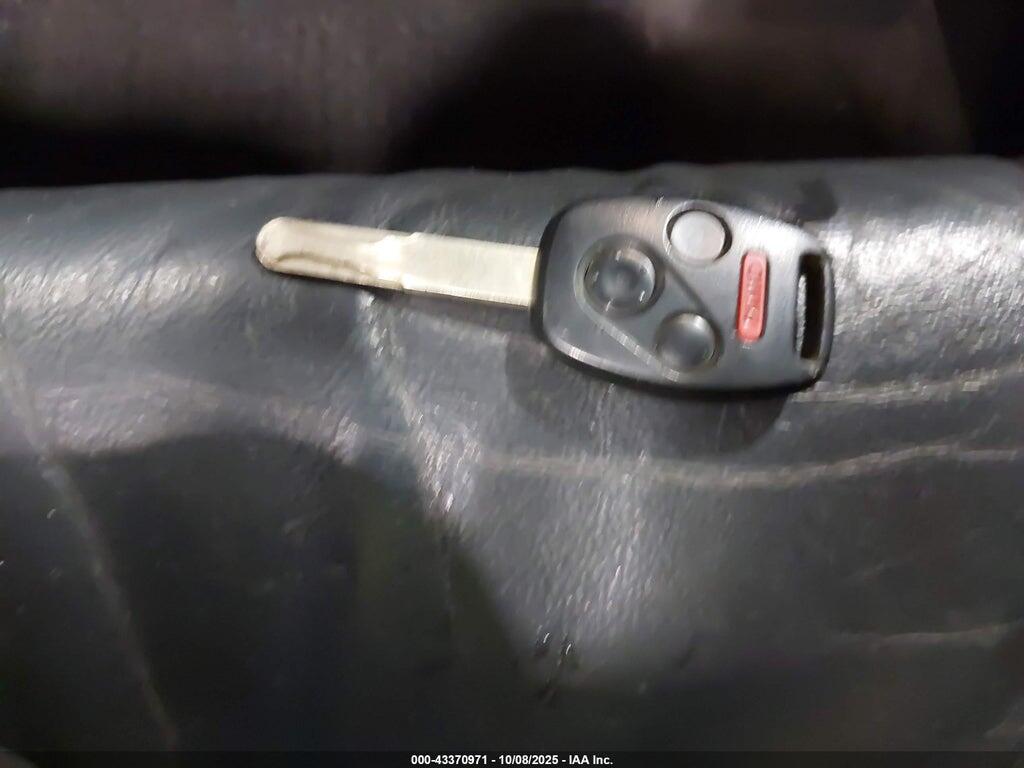 1HGCS22818A012929 2008 HONDA ACCORD photo no. 11