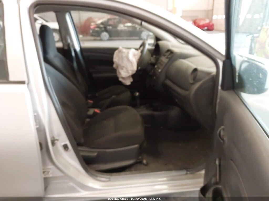 3N1CN7AP6GL831859 2016 NISSAN VERSA photo no. 5