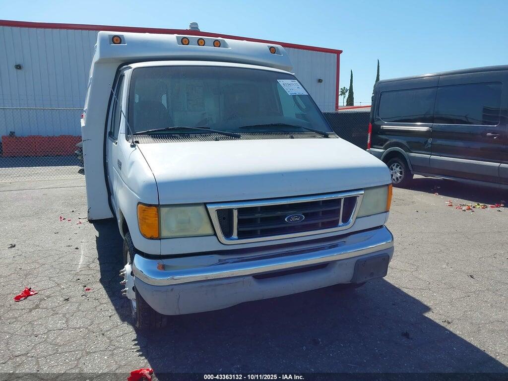 1FDWE35L83HB28701 2003 FORD E-350 CUTAWAY photo no. 12