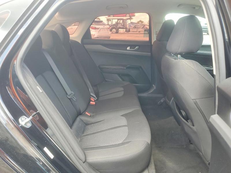 2022 KIA K5 LX — Фото 10 из 12