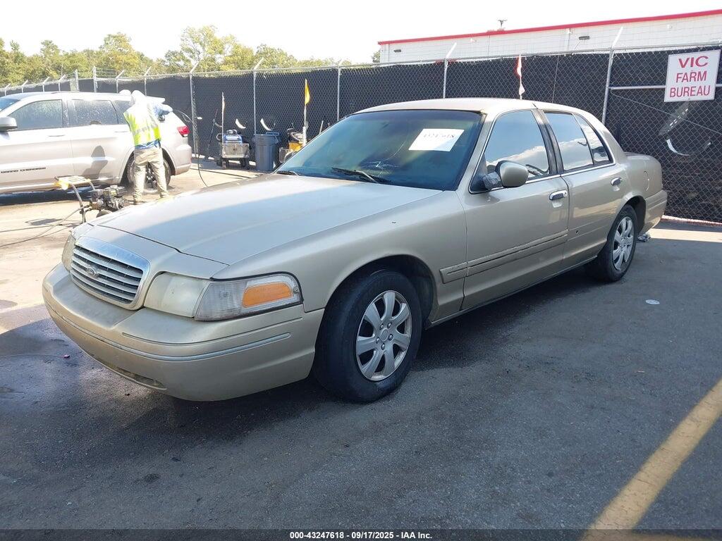 2FAFP73W3YX213686 2000 FORD CROWN VICTORIA photo no. 2