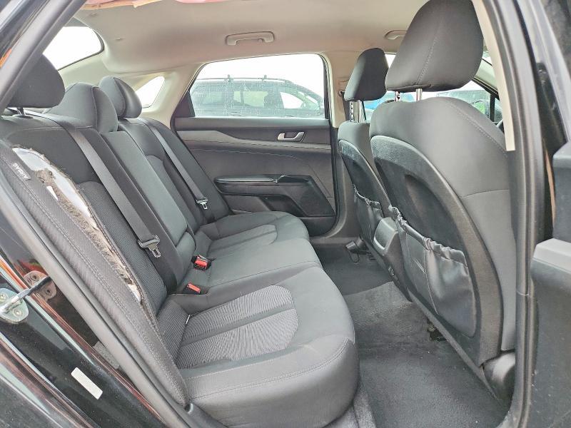 2022 KIA K5 LXS — Фото 10 из 13