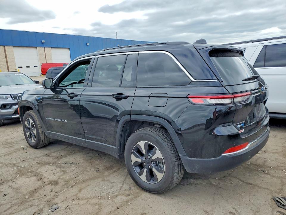 2025 JEEP GRAND CHEROKEE 4XE — Фото 2 из 13