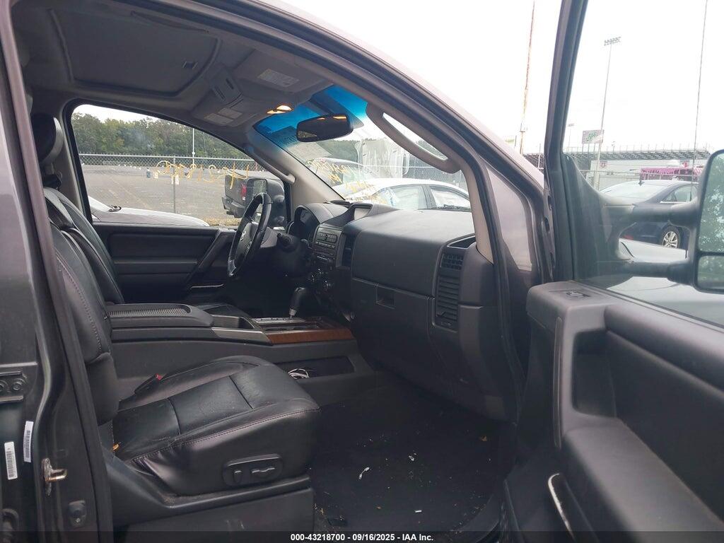 1N6AA0EC0BN318840 2011 NISSAN TITAN photo no. 5