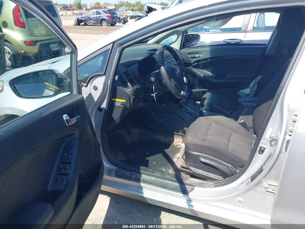 KNAFK4A61G5501410 2016 KIA FORTE photo no. 5