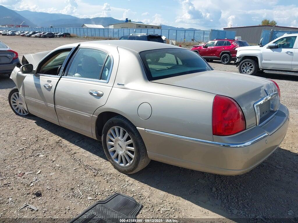 1LNHM81W04Y641354 2004 LINCOLN TOWN CAR photo no. 3