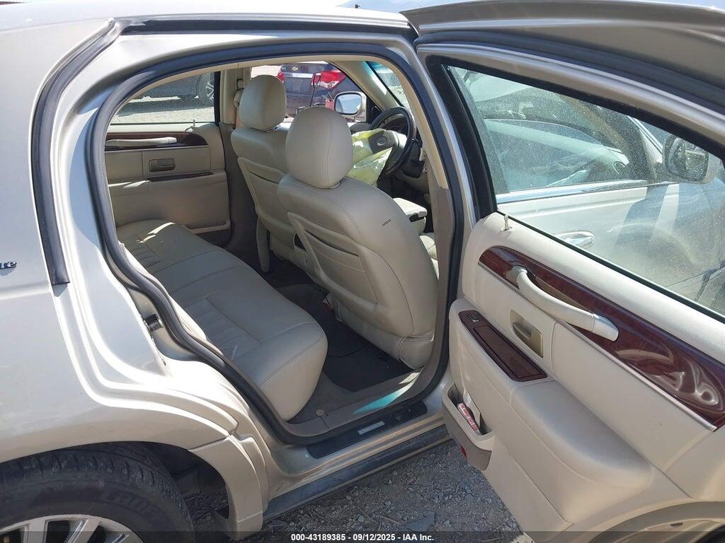 1LNHM81W04Y641354 2004 LINCOLN TOWN CAR photo no. 8