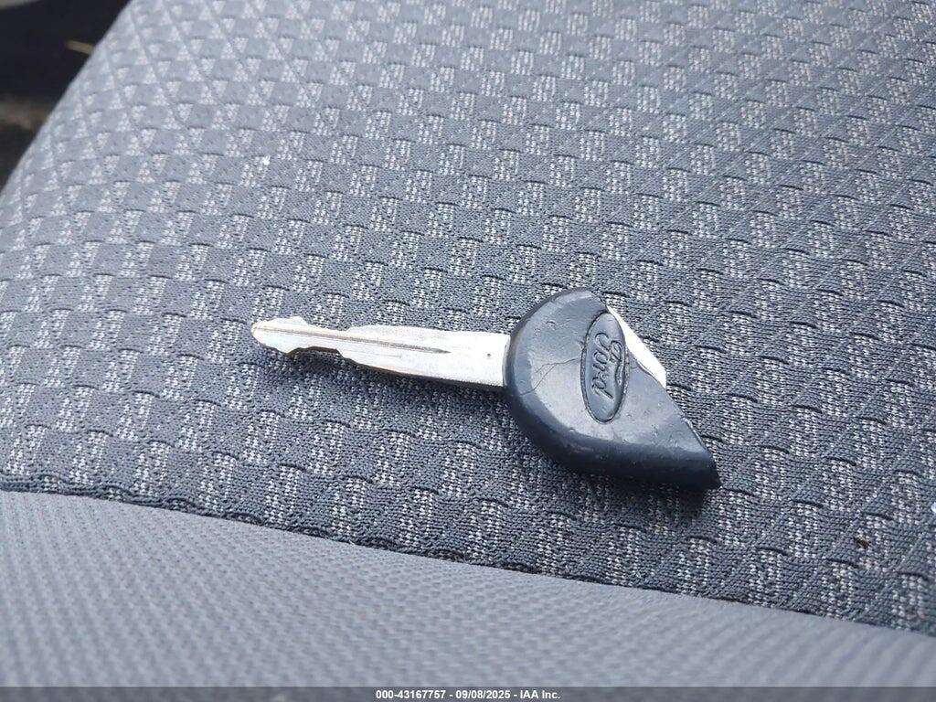 1FAFP31N06W222275 2006 FORD FOCUS photo no. 11