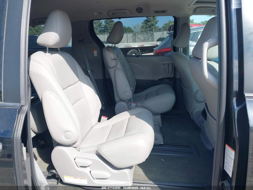 5TDYK3DC8GS766200 2016 TOYOTA SIENNA photo no. 8