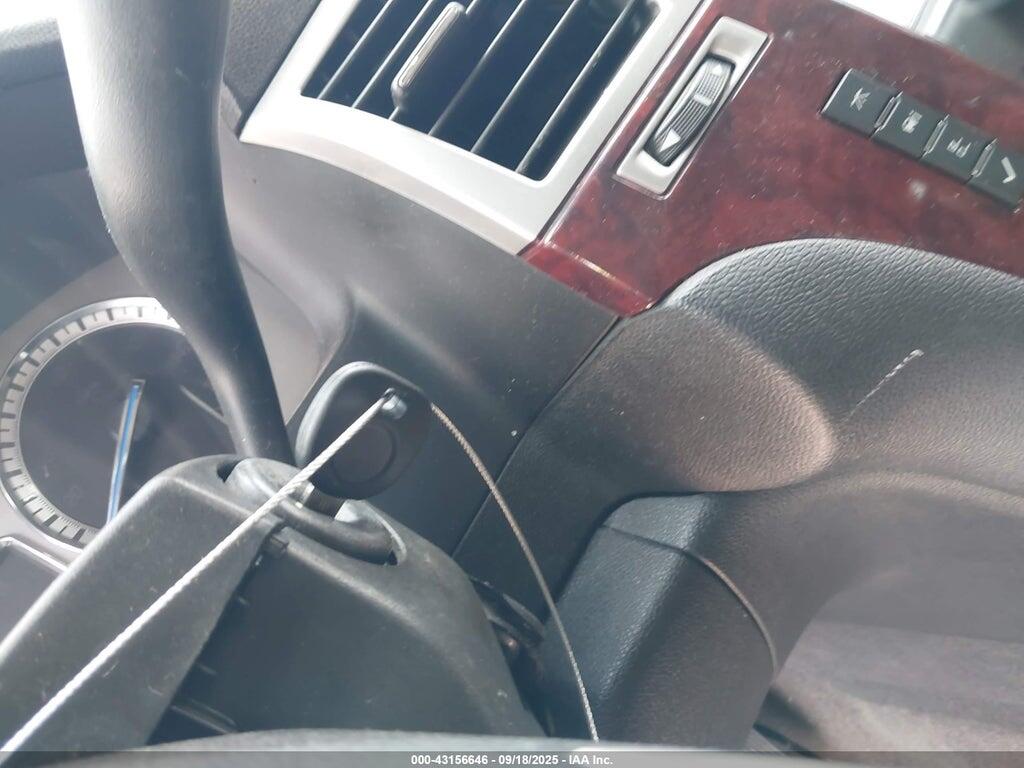 1GYS3HEFXBR127777 2011 CADILLAC ESCALADE ESV photo no. 11