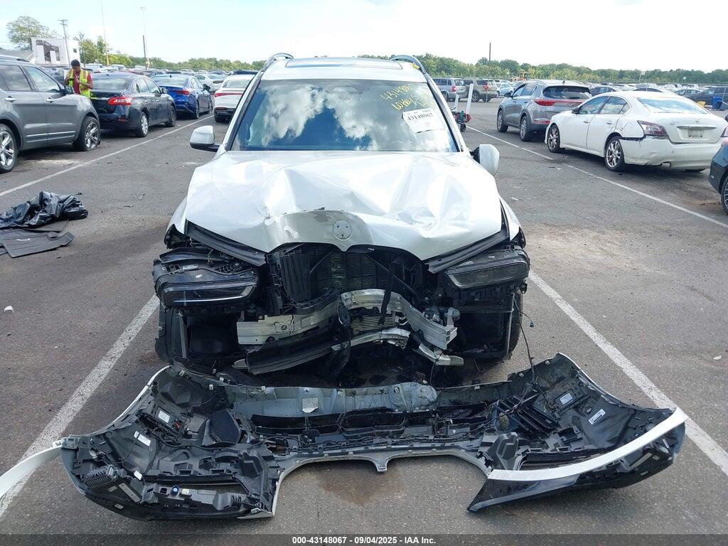 5UX23EM08R9U94106 2024 BMW X7 photo no. 12