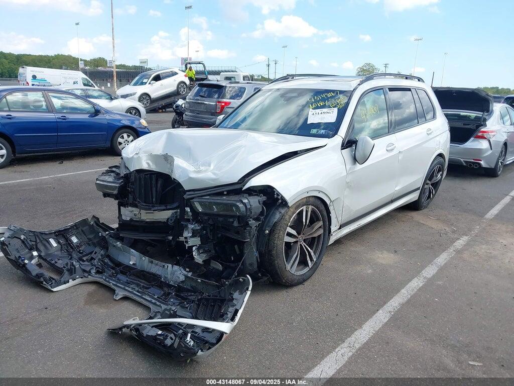 5UX23EM08R9U94106 2024 BMW X7 photo no. 2