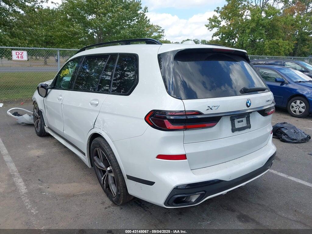 5UX23EM08R9U94106 2024 BMW X7 photo no. 3