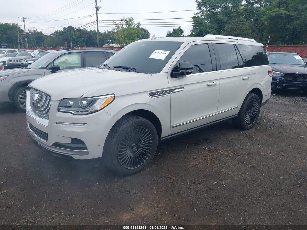 5LMJJ2LT2NEL02363 2022 LINCOLN NAVIGATOR photo no. 2