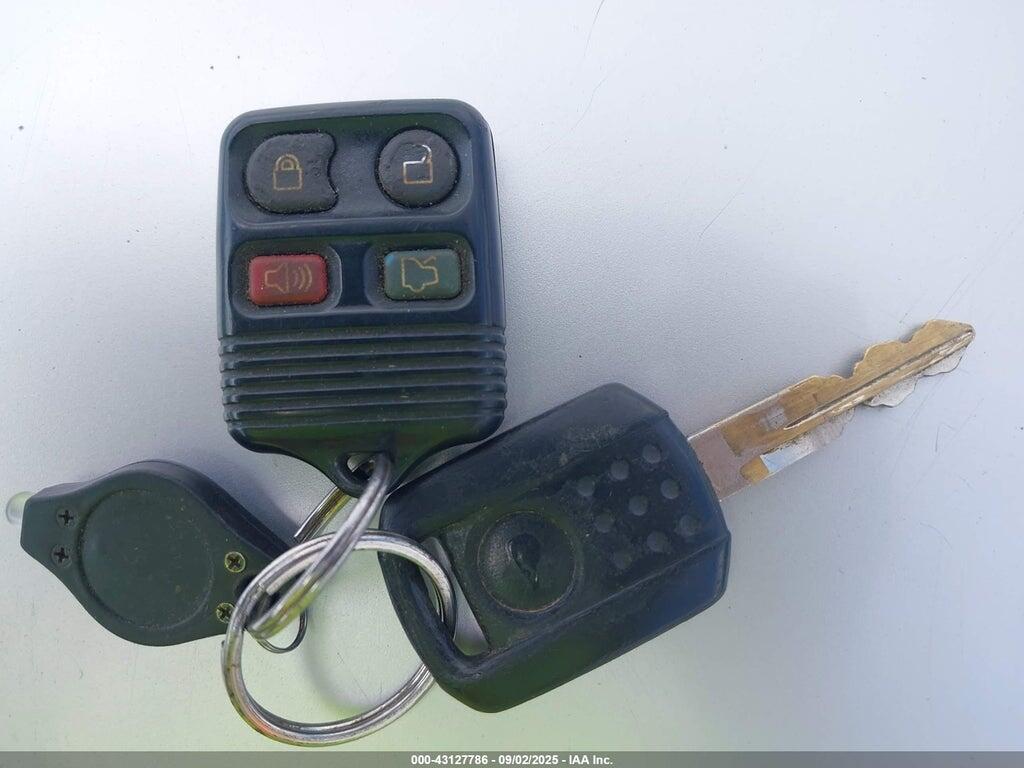 2MEBM7FV9AX613437 2010 MERCURY GRAND MARQUIS photo no. 11