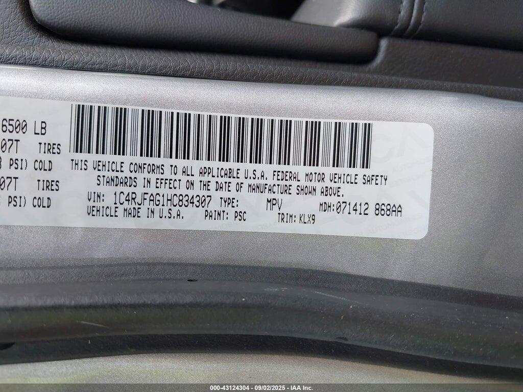 1C4RJFAG1HC834307 2017 JEEP GRAND CHEROKEE photo no. 9