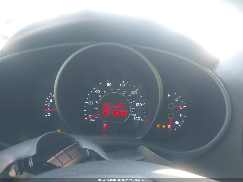 KNDJP3A56G7302499 2016 KIA SOUL photo no. 7