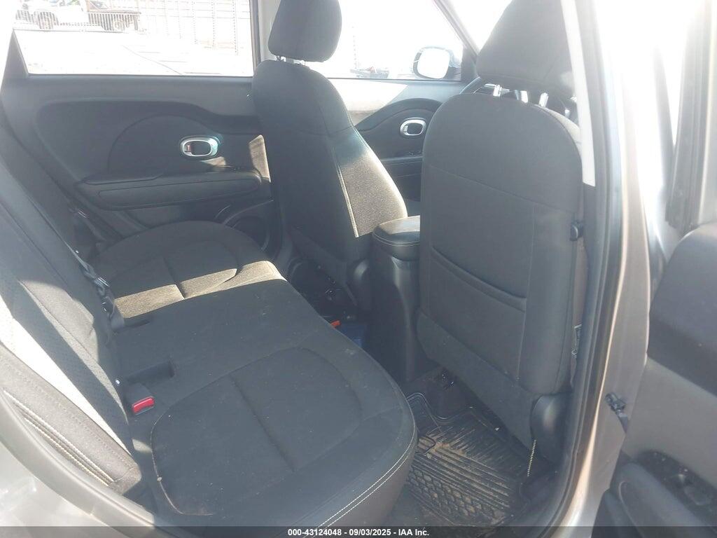 KNDJP3A56G7302499 2016 KIA SOUL photo no. 8