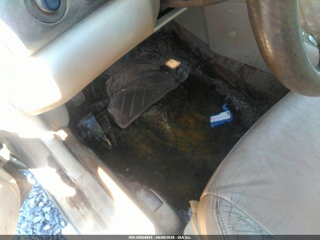 1YVGF22C715243187 2001 MAZDA 626 photo no. 11