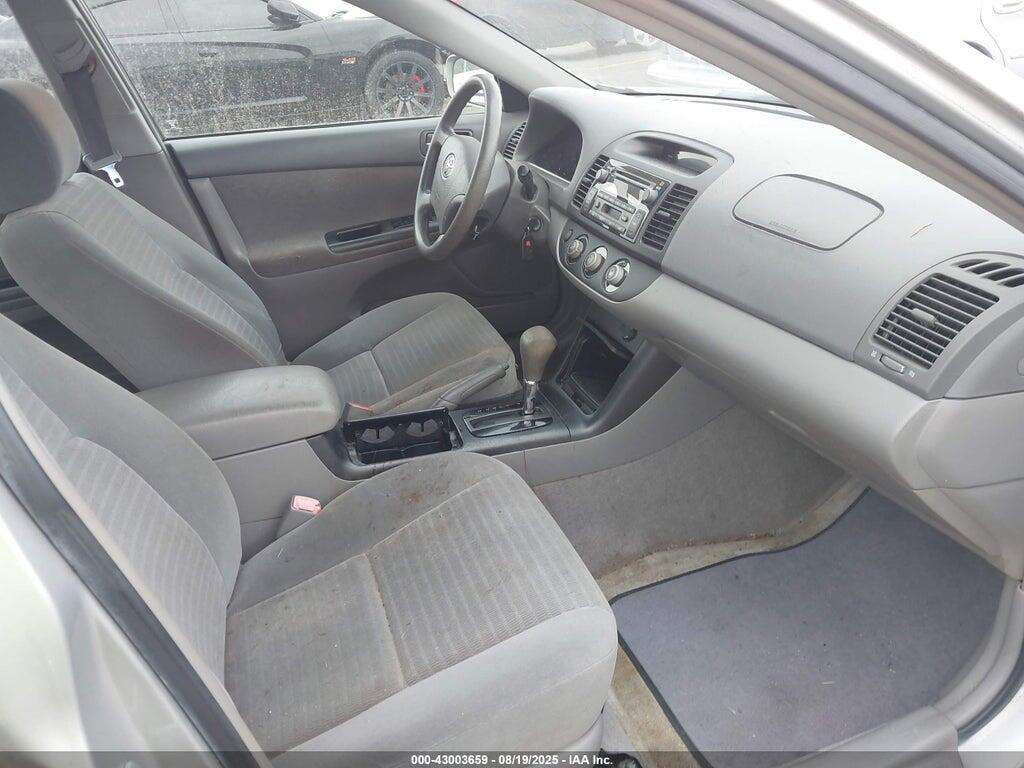 4T1BE30KX5U084868 2005 TOYOTA CAMRY photo no. 5