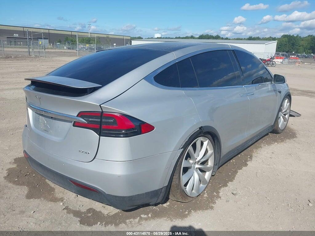 5YJXCAE2XHF048804 2017 TESLA MODEL X photo no. 4