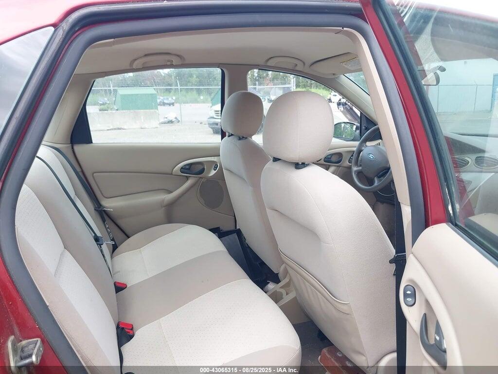 1FAFP38Z74W108697 2004 FORD FOCUS photo no. 8