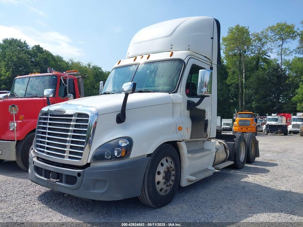 3AKJGEDV7GDHC7003 2016 FREIGHTLINER CASCADIA 125 photo no. 2