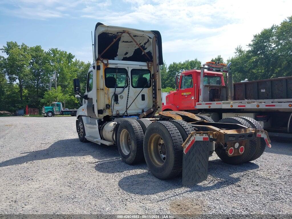 3AKJGEDV7GDHC7003 2016 FREIGHTLINER CASCADIA 125 photo no. 3