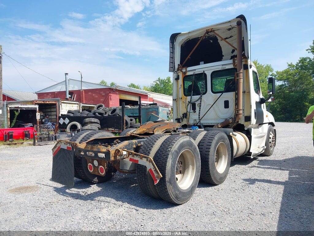 3AKJGEDV7GDHC7003 2016 FREIGHTLINER CASCADIA 125 photo no. 4
