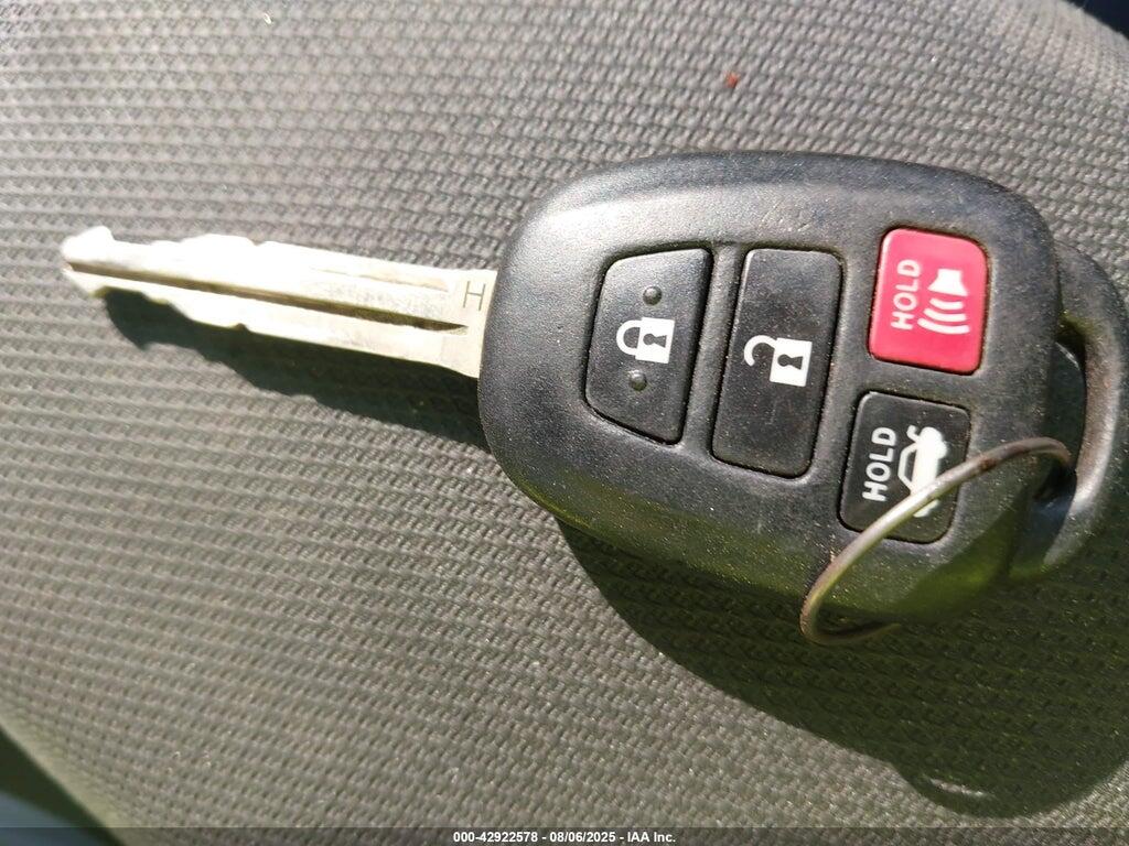 2T1BURHE4HC877139 2017 TOYOTA COROLLA photo no. 11