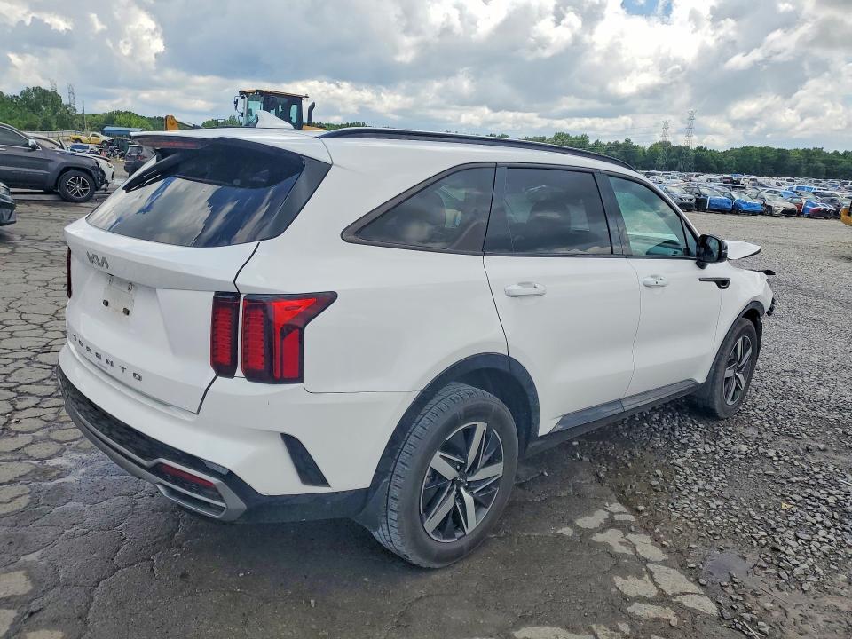 2022 KIA SORENTO S — Фото 3 из 13