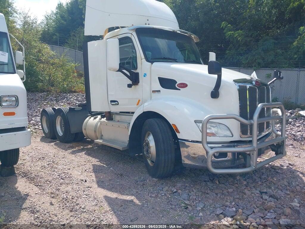 1NPBDP9X6HD413799 2017 PETERBILT 579 photo no. 1
