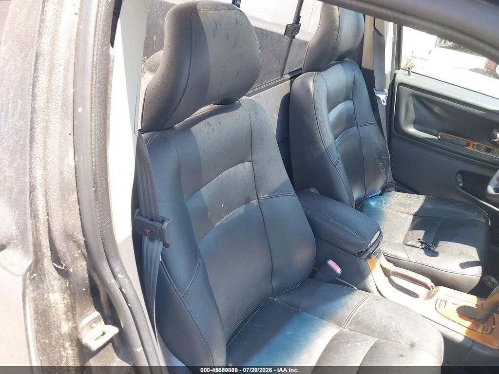 YV1LW5341W2377015 1998 VOLVO V70 photo no. 8