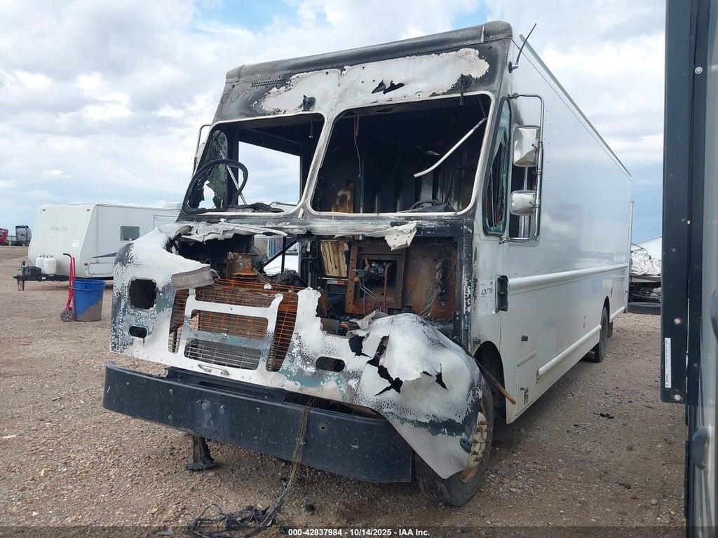 1F65F5KY8E0A10077 2014 FORD F-59 COMMERCIAL STRIPPED photo no. 2