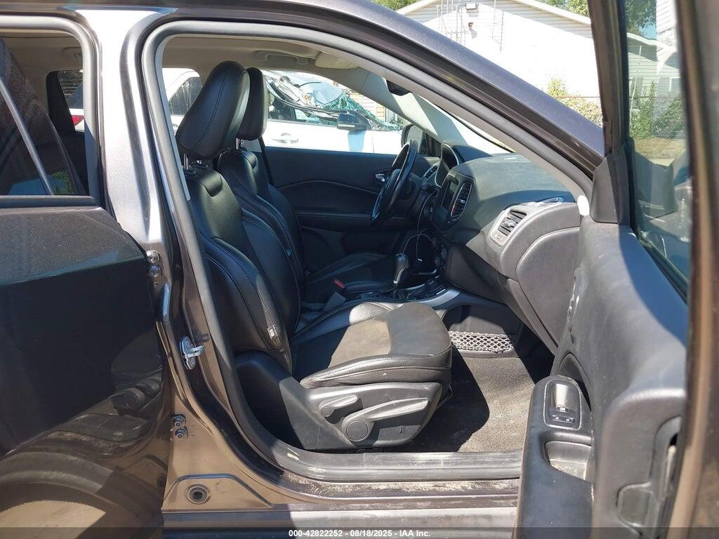 3C4NJDBB0LT163828 2020 JEEP COMPASS photo no. 5