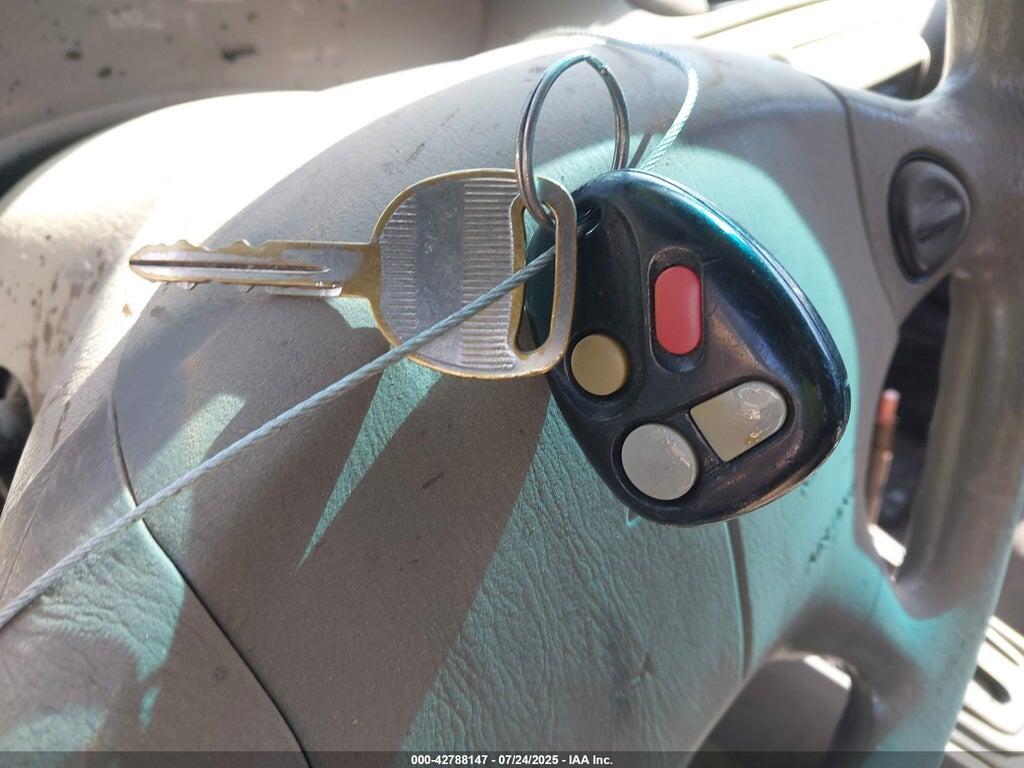 1G1ND52FX4M612920 2004 CHEVROLET CLASSIC photo no. 11