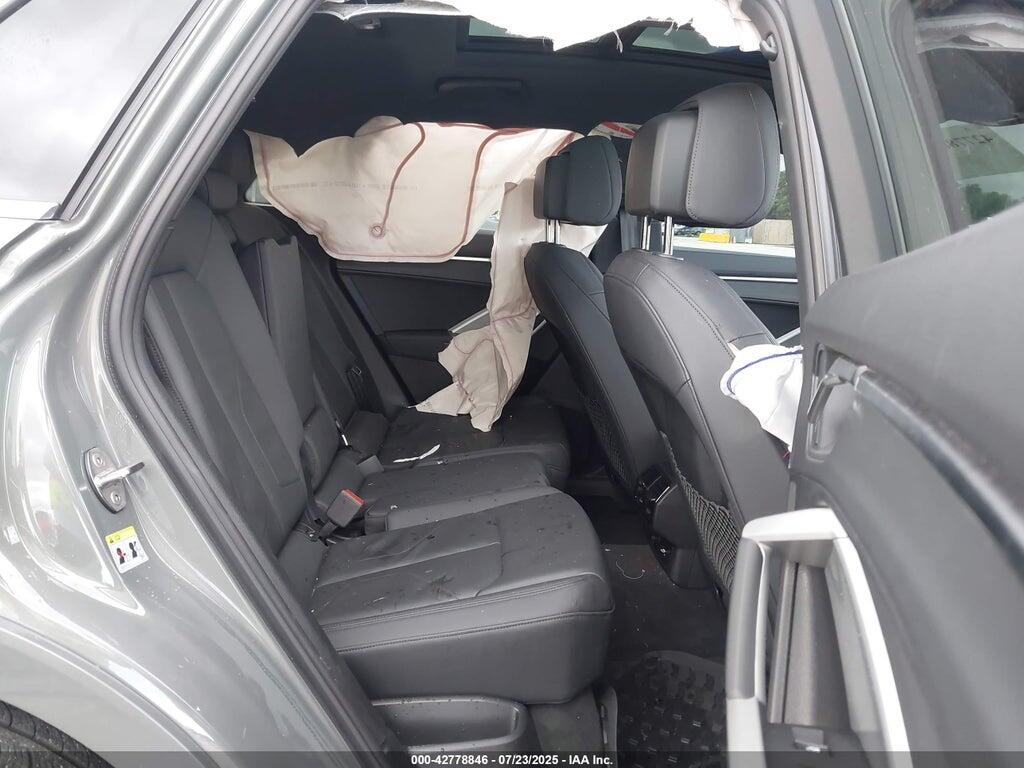 WA1DECF39R1194616 2024 AUDI Q3 photo no. 8