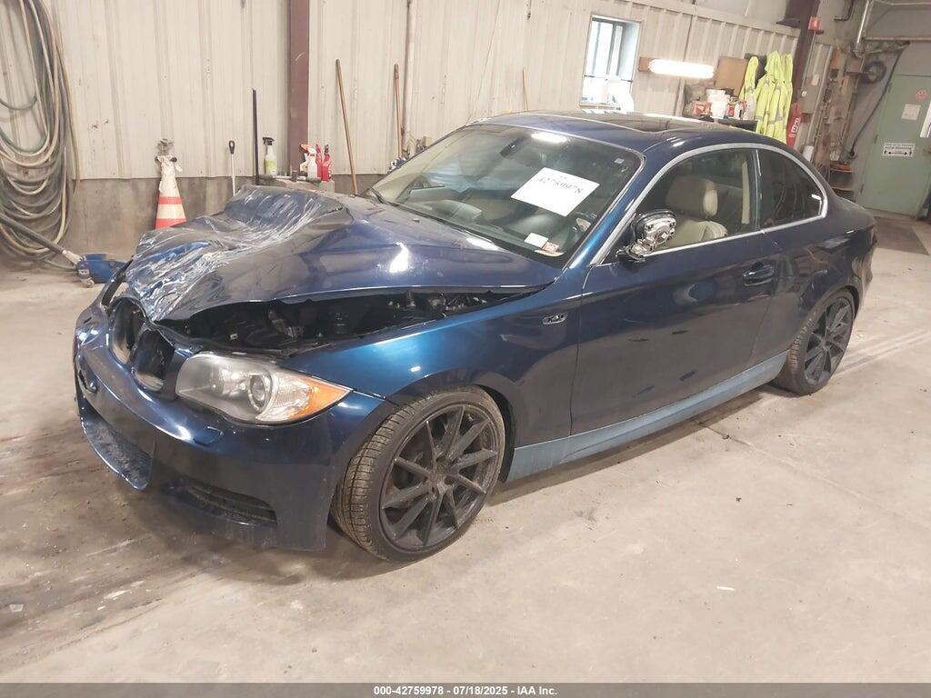 WBAUC9C54BVM09867 2011 BMW 135I photo no. 2