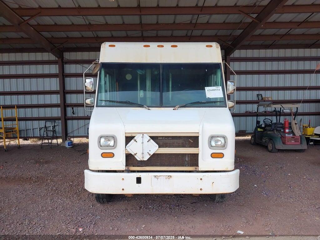 4UZAANBWX2CJ99765 2002 FREIGHTLINER CHASSIS photo no. 11