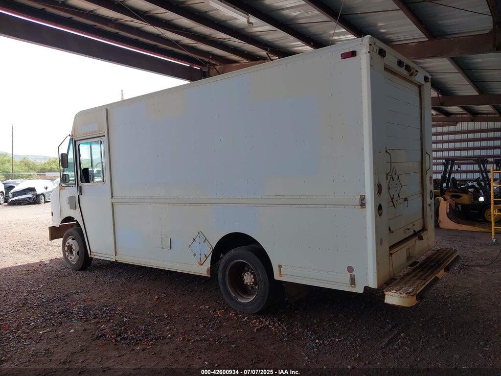4UZAANBWX2CJ99765 2002 FREIGHTLINER CHASSIS photo no. 3