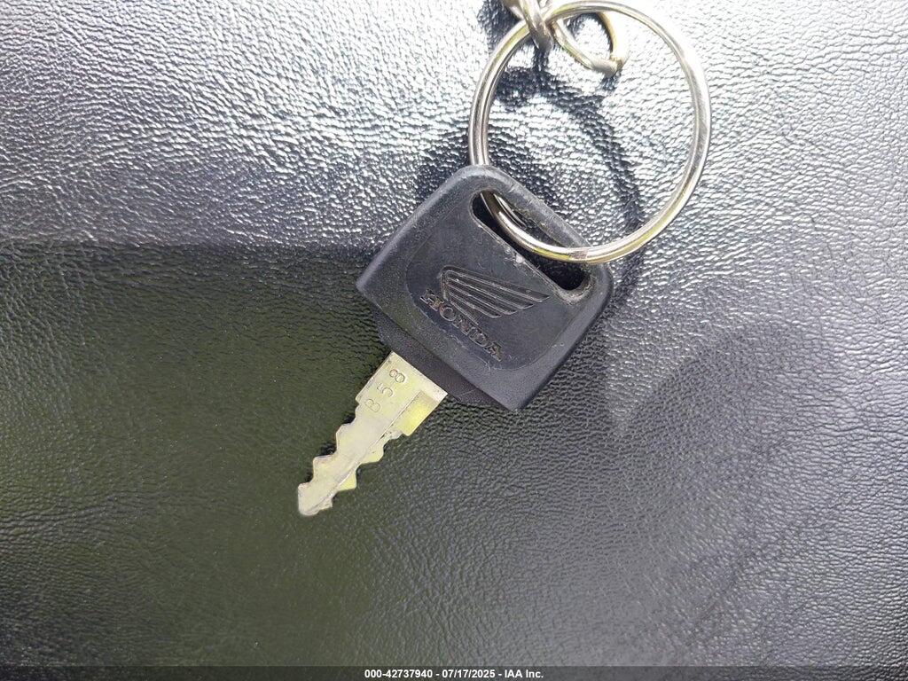 1HFSC34623A601172 2003 HONDA GL1500 photo no. 11