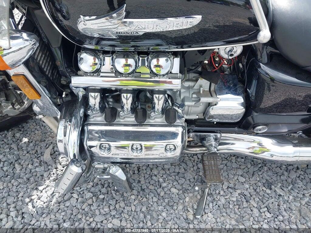 1HFSC34623A601172 2003 HONDA GL1500 photo no. 9