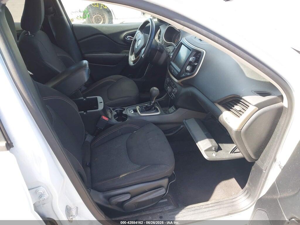 1C4PJLCS5HW514140 2017 JEEP CHEROKEE photo no. 5