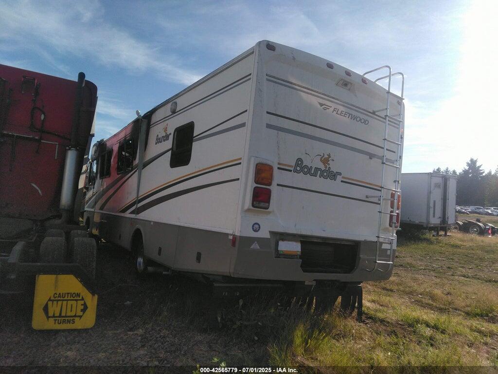 5B4MP67GX43394992 2004 WORKHORSE CUSTOM CHASSIS MOTORHOME CHASSIS photo no. 3